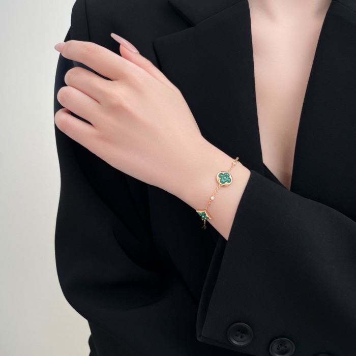 NIGO Louis Vuitton COLOR BLOSSOM BB MULTI-MOTIFS Women's Shell Diamond Set Bracelet Jewelry #nigo72411