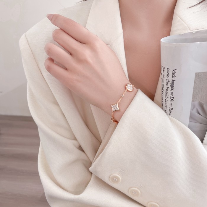 NIGO Louis Vuitton COLOR BLOSSOM BB MULTI-MOTIFS Women's Shell Diamond Set Bracelet Jewelry #nigo72411