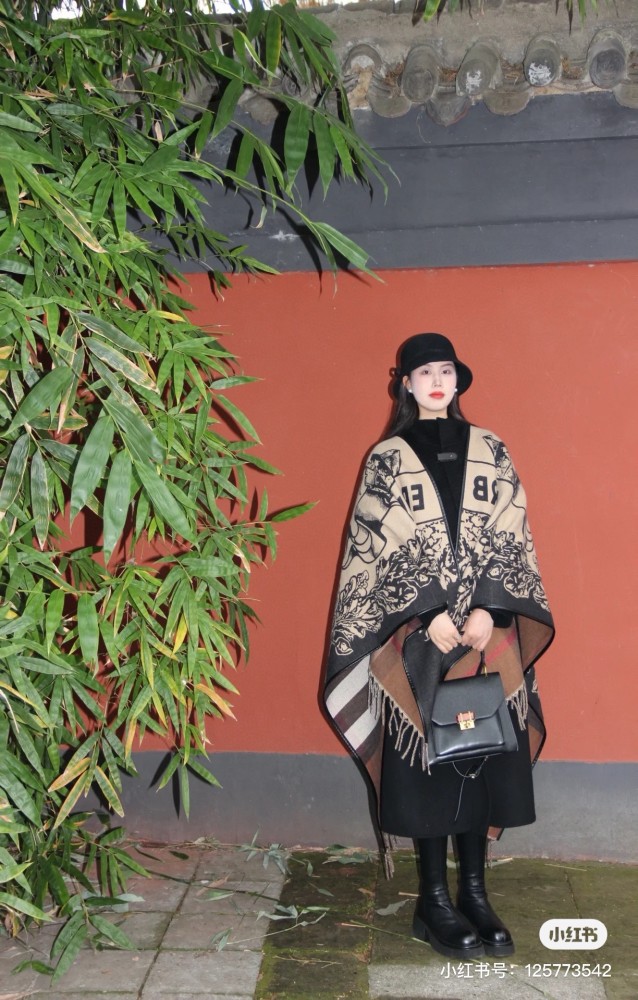 NIGO Women's Reversible Swan Kingdom Jacquard Cashmere Shawl Poncho #nigo72513