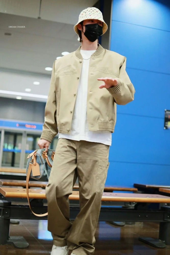 NIGO Louis Vuitton Men's Spring and Autumn Solid Color Embroidery Letter Print Zipper Long Sleeve Jacket #nigo72532
