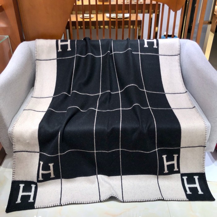NIGO Hermes Color Blocking Plaid Logo Cozy Fashion Wool Blanket Simple Elegant Light Blanket #nigo71387