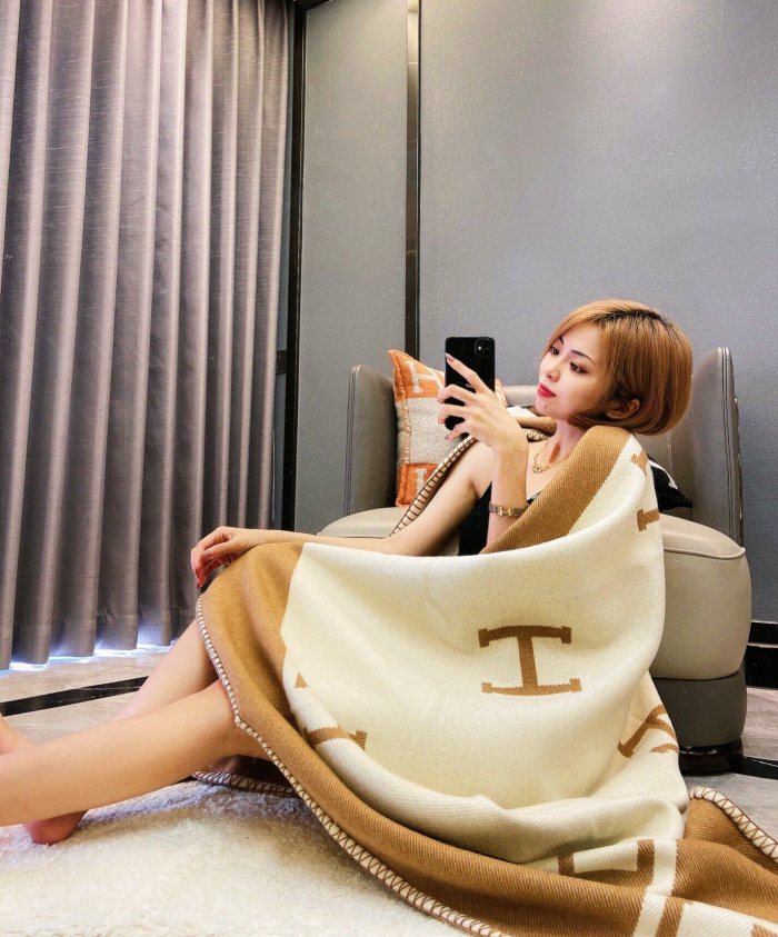 NIGO Hermes Color Blocking Plaid Logo Cozy Fashion Wool Blanket Simple Elegant Light Blanket #nigo71387