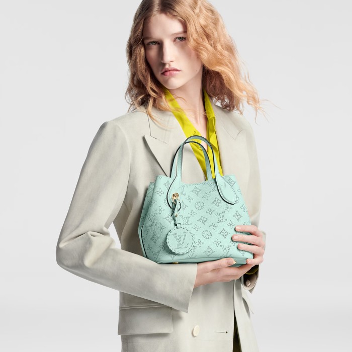 NIGO Louis Vuitton Women's Fashion BLOSSOM Handbag Adjustable Shoulder Strap Perforated Logo Casual Leather Solid Color Bucket Bag #nigo71515