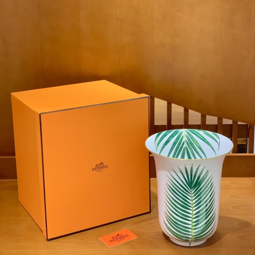 NIGO Hermes Tropical Rainforest Equatorial Jungle Series Bone China Vase 45% High Bone China Cameo Craft Matte Hand Traced Gold  Accessories #nigo71572