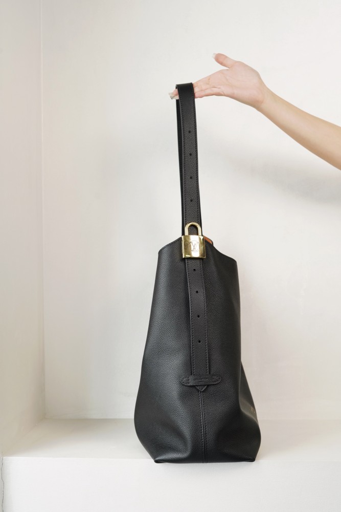 NIGO Louis Vuitton Low Key Hobo Women's Solid Color Adjustable Shoulder Strap Leather Tote Shoulder Bag Bags #nigo72927