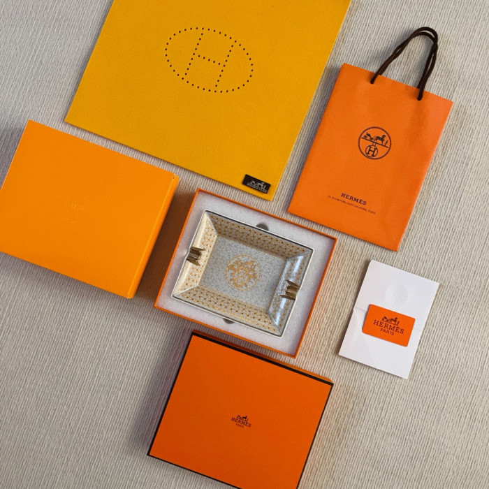 NIGO Hermes Luxury Home Cigar Box Place Tray Large Cigar Holder Non-slip Genuine Leather Large Base Accessories #nigo71578