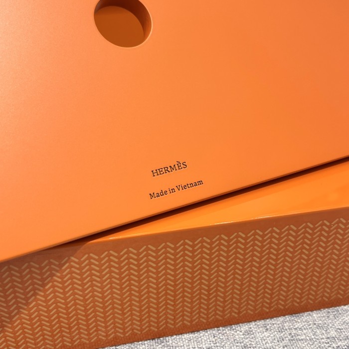 NIGO Hermes Handmade Lacquer Carved Wooden Square and Rectangular Tissue Box Calfskin Overlay Furniture Decorations Accessories #nigo71591