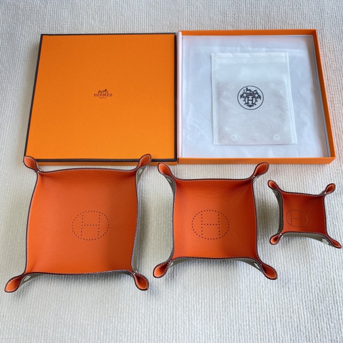 NIGO Hermes Simple Fashion Logo Printing Small 13x13cm Medium 22x22cm Large 25x25cm Whole Set Sold Color Blocking Leather Tray Accessories Ornaments #nigo72946