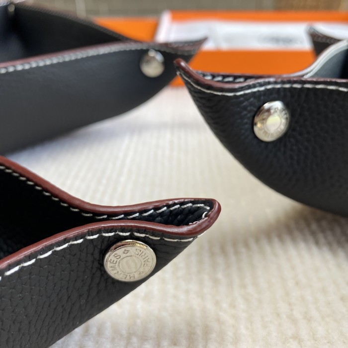 NIGO Hermes Simple Fashion Logo Printing Small 13x13cm Medium 22x22cm Large 25x25cm Whole Set Sold Color Blocking Leather Tray Accessories Ornaments #nigo72946