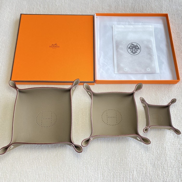 NIGO Hermes Simple Fashion Logo Printing Small 13x13cm Medium 22x22cm Large 25x25cm Whole Set Sold Color Blocking Leather Tray Accessories Ornaments #nigo72946
