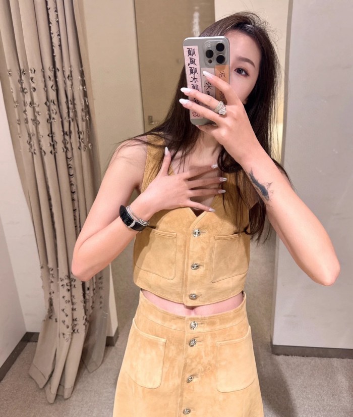 NIGO Chanel Women's Spring, Autumn And Winter Single-breasted Floral Long Sleeve Short Leather Jacket Casual V-neck Leather Vest Pure Color High Street Style Leather Long Half Skirt Suit Set #nigo71636