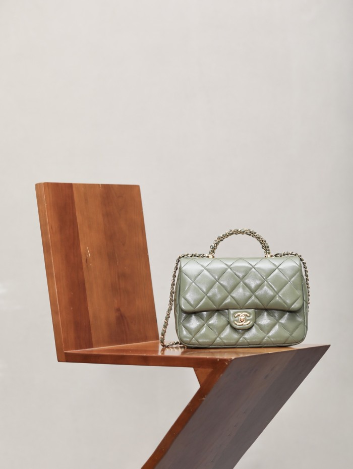 NIGO Chanel Fashion Banquet Bag Simple Elegant Checkered Chain Sheepskin Handbag Temperament Crossbody Bags #nigo73289