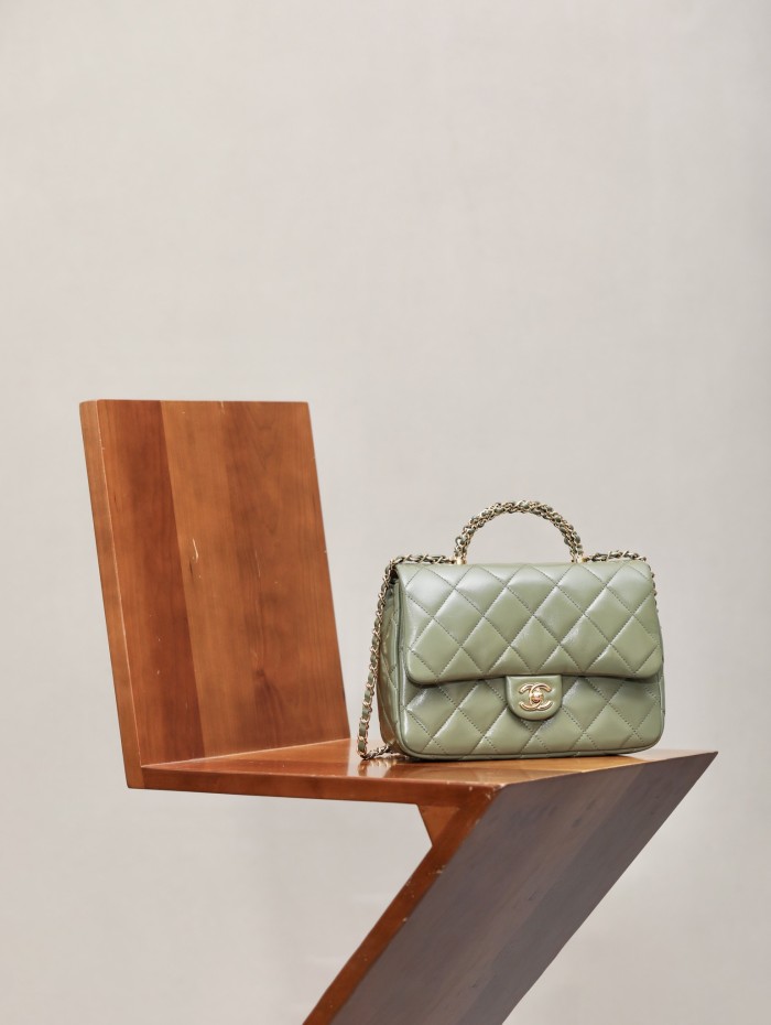 NIGO Chanel Fashion Banquet Bag Simple Elegant Checkered Chain Sheepskin Handbag Temperament Crossbody Bags #nigo73289