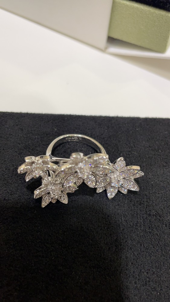 NIGO Van Cleef&Arpels Women's Silver Lotus Flower Decoration Open End Ring Jewelry #nigo73532