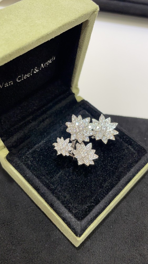NIGO Van Cleef&Arpels Women's Silver Lotus Flower Decoration Open End Ring Jewelry #nigo73532