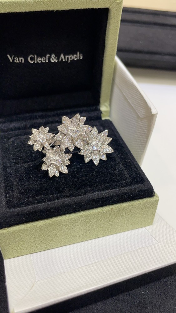 NIGO Van Cleef&Arpels Women's Silver Lotus Flower Decoration Open End Ring Jewelry #nigo73532
