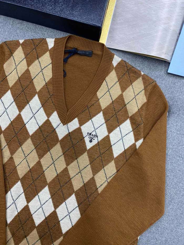 NIGO Prada Men's Spring And Fall Brown Diamond Applique V-neck Knitted Wool Casual Long Sleeved Sweater #nigo73612