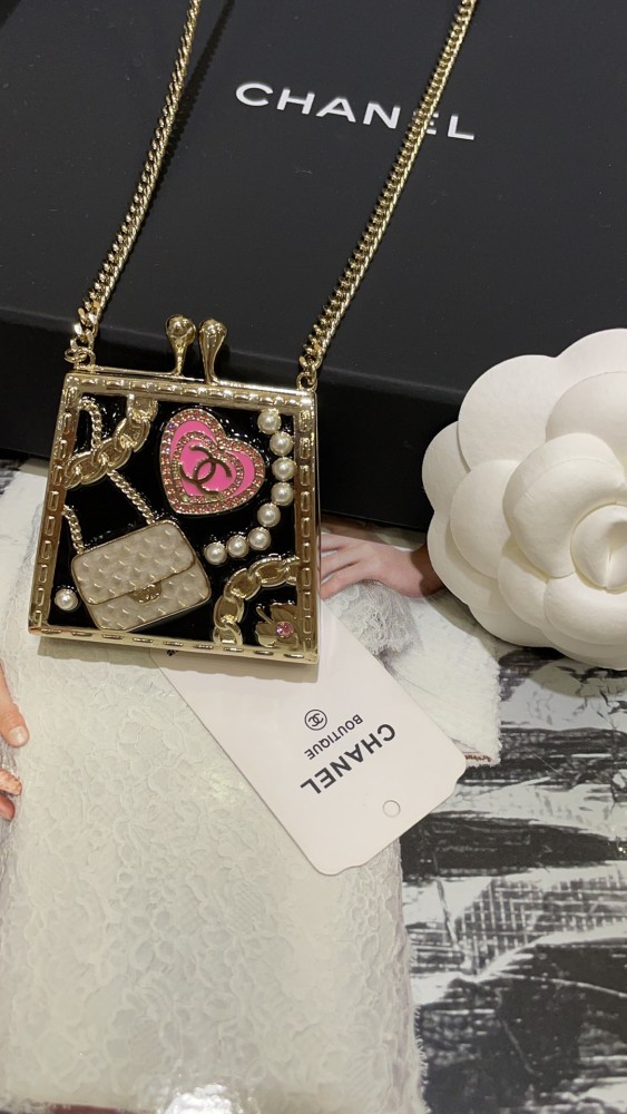 NIGO Chanel Women's Pink Double C Perfume Bottle Black Enamel Bag Necklace Sweater Chain Jewellery Accessories #nigo71681