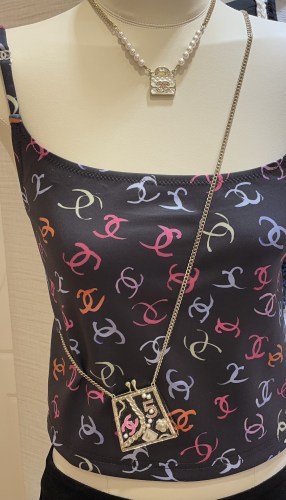 NIGO Chanel Women's Pink Double C Perfume Bottle Black Enamel Bag Necklace Sweater Chain Jewellery Accessories #nigo71681