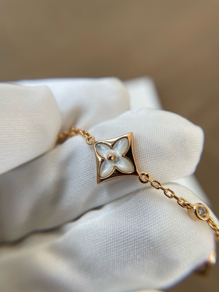 NIGO Louis Vuitton COLOR BLOSSOM BB MULTI-MOTIFS Women's Shell Diamond Set Bracelet Jewelry #nigo73947