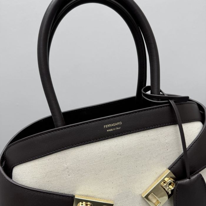 NIGO Ferragamo HUG Women's Gancini Closure Buckle Removable Adjustable Shoulder Strap Cowhide Leather Single Shoulder Crossbody Handbag Bag Bags #nigo74111