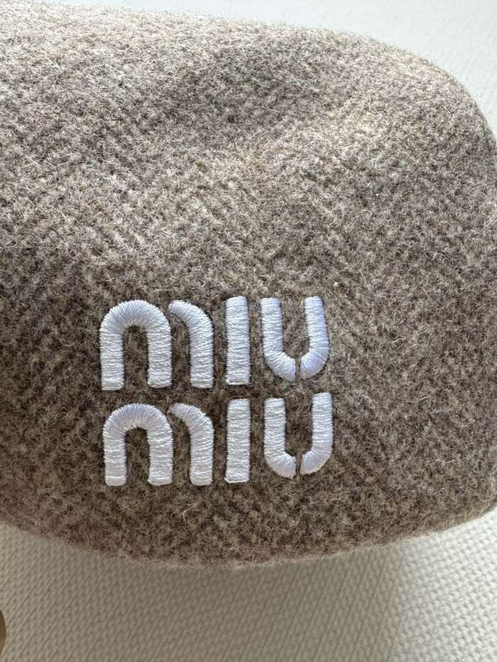 NIGO MiuMiu Women's Solid Color V-Pattern Wool Fabric Beret Cap Hat #nigo73985