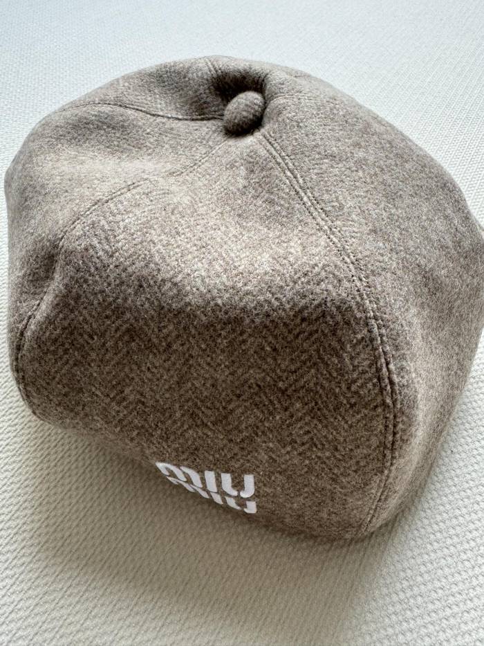 NIGO MiuMiu Women's Solid Color V-Pattern Wool Fabric Beret Cap Hat #nigo73985
