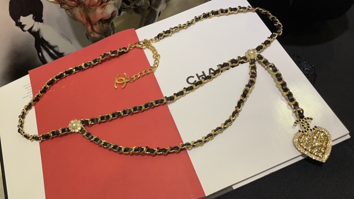 NIGO Chanel New Double C Gold Diamond Lattice Love Pendant Double Waist Chain Leather Wear Chain Vintage Noble Fashionable Brass Swarovski Diamond Lambskin Waist Chain Belt Accessories #nigo71734