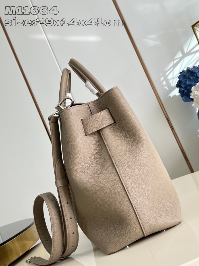 NIGO Louis Vuitton Georges Tote Men's Solid Color Detachable Adjustable Shoulder Strap Cowhide Handbag Bag Bags #nigo74188
