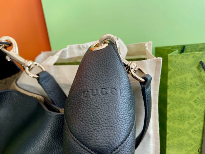 NIGO Gucci Women's Solid Color Embossed Logo Magnetic Button Closure Grained Leather Tote Bag Bags #nigo74344
