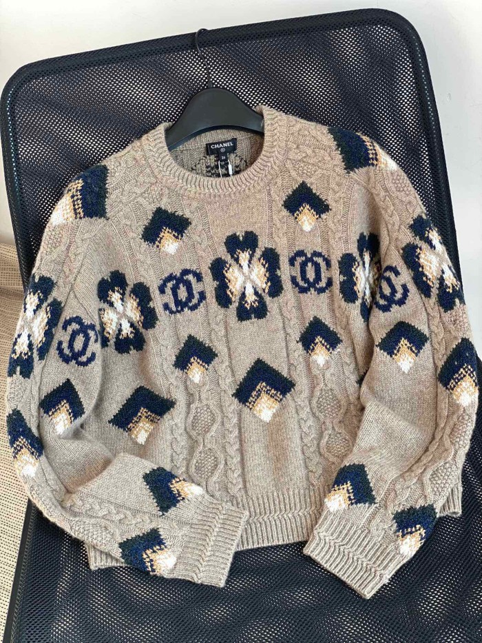 NIGO Chanel Women's Fall And Winter Clover Jacquard Round Neck Knit Long Sleeve Pullover Sweater #nigo74427