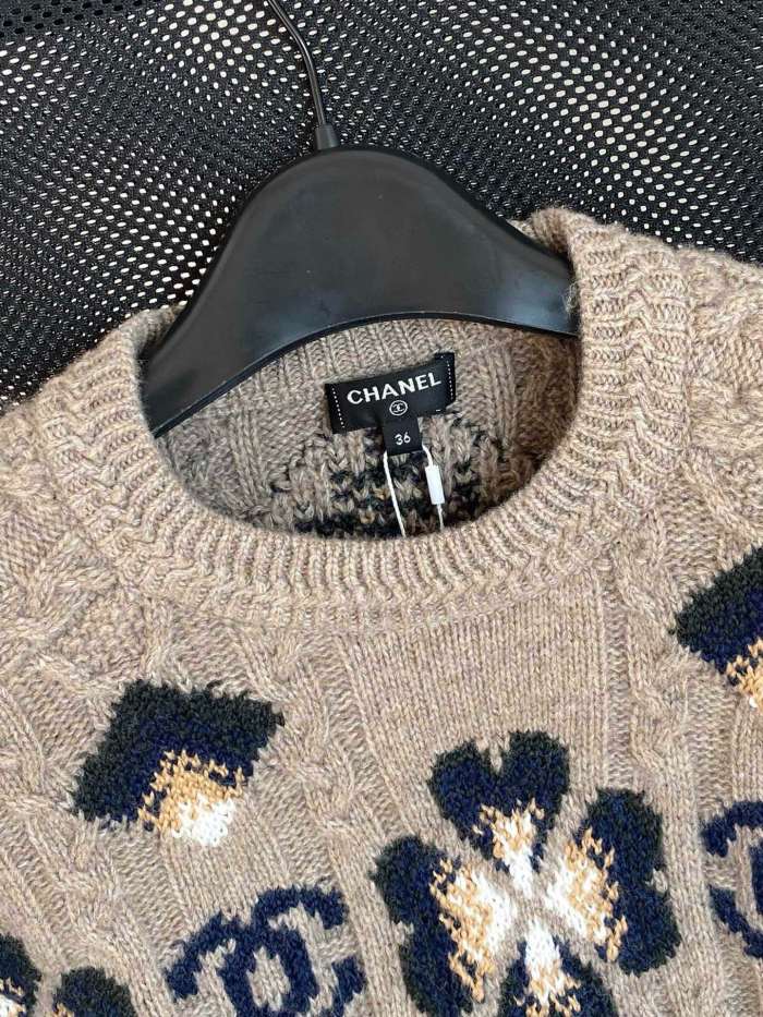 NIGO Chanel Women's Fall And Winter Clover Jacquard Round Neck Knit Long Sleeve Pullover Sweater #nigo74427