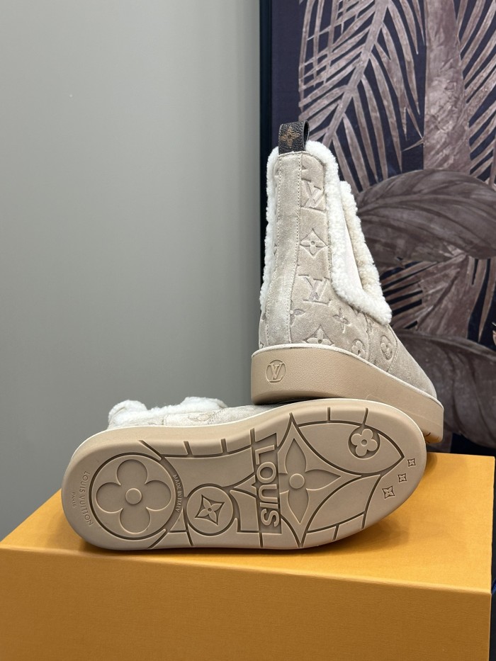 NIGO Louis Vuitton Women's Solid Embossed Printed Calfskin Round Toe Pull-On Chelsea Boots Shoes #nigo74462