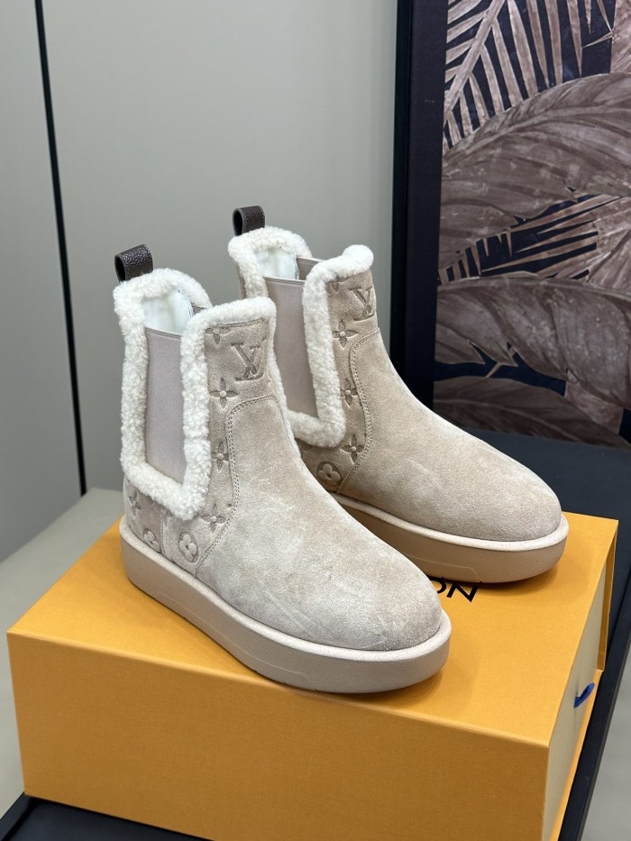 NIGO Louis Vuitton Women's Solid Embossed Printed Calfskin Round Toe Pull-On Chelsea Boots Shoes #nigo74462