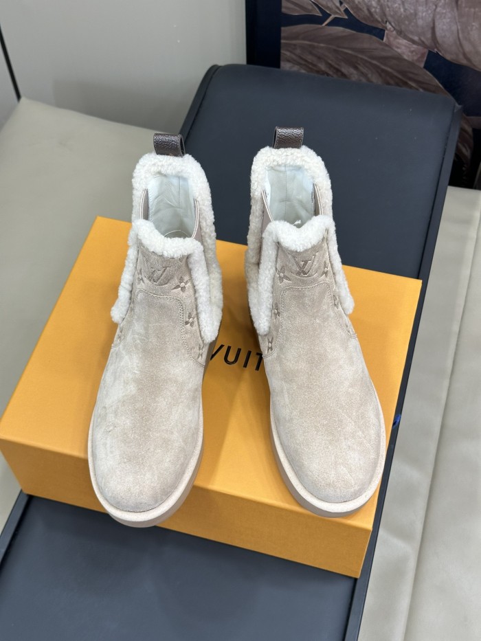 NIGO Louis Vuitton Women's Solid Embossed Printed Calfskin Round Toe Pull-On Chelsea Boots Shoes #nigo74462