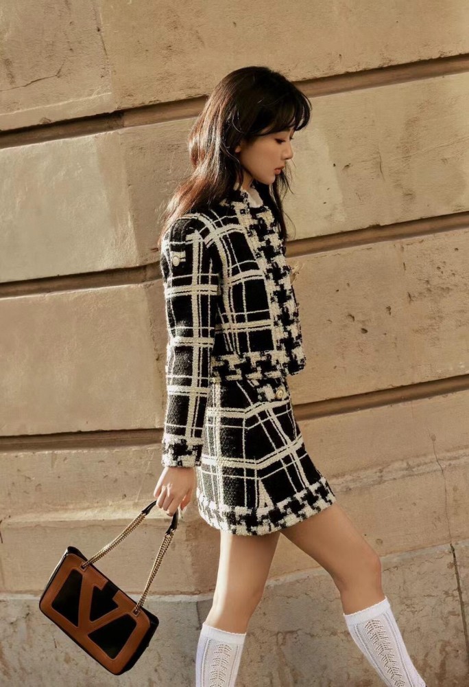 NIGO Valentino Women's Oversized Chequered Tweed Gold Button Jacket Half Spring And Autumn Fashion Wool Kilim Vintage Jacket Short Skirt Suit Set #nigo71792
