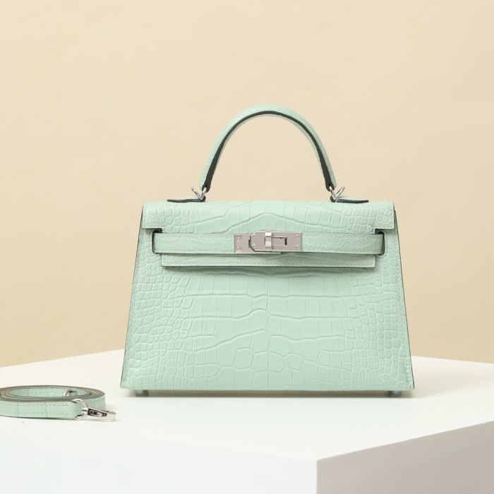 NIGO Hermes Solid Color Crocodile Leather Handbag Temperament Metal Buckle Kelly Bag Accessories #nigo74561