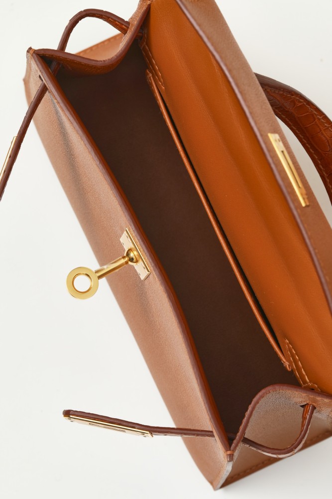 NIGO Hermes Solid Color Crocodile Leather Handbag Temperament Metal Buckle Kelly Bag Accessories #nigo74561