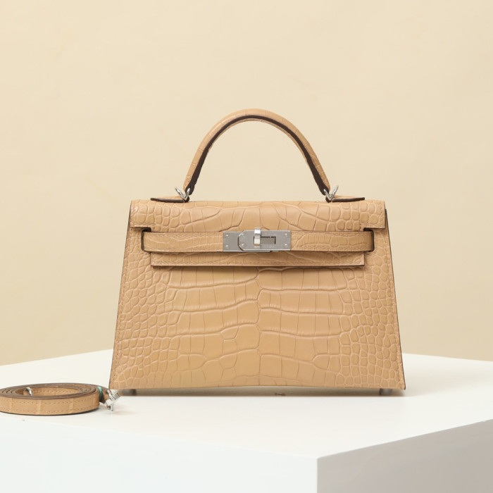 NIGO Hermes Solid Color Crocodile Leather Handbag Temperament Metal Buckle Kelly Bag Accessories #nigo74561