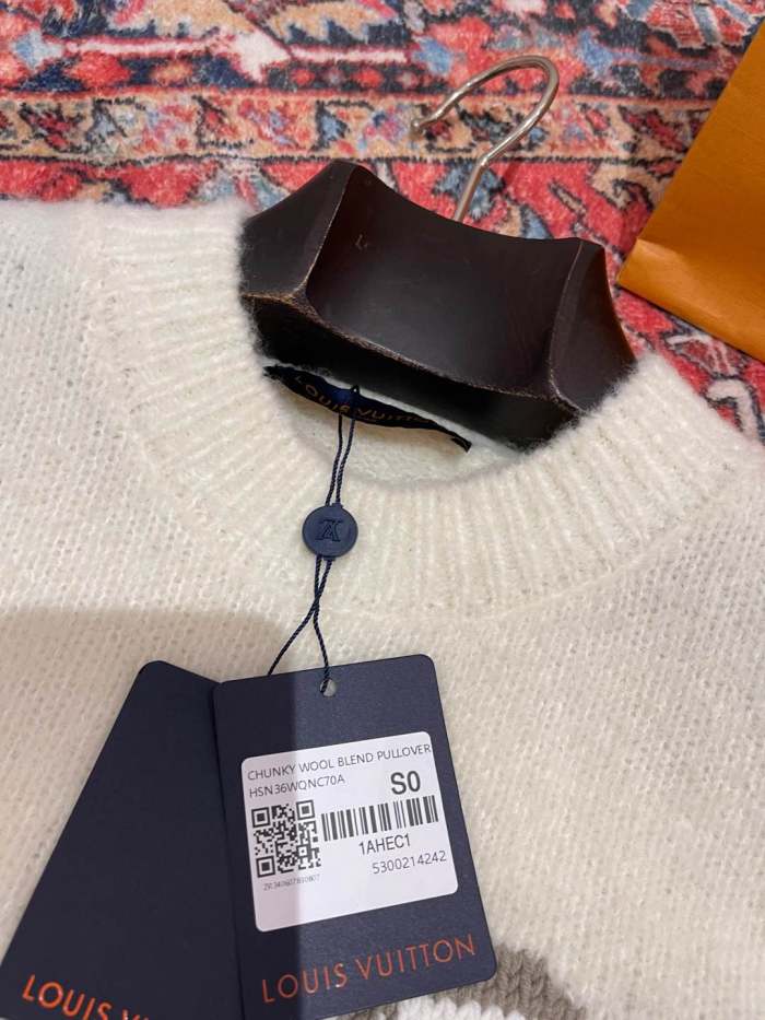 NIGO Louis Vuitton Women's Spring and Autumn Solid Color Letter Applique Crew Neck Knitted Sweater #nigo75121