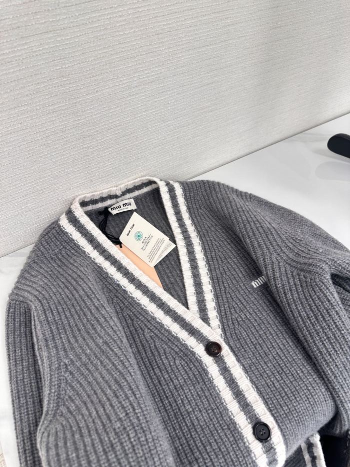 NIGO MiuMiu Women's Spring And Autumn Mesh Knit Color Blocking V-neck Single Breasted Long Sleeved Cashmere Cardigan Jacket #nigo75115