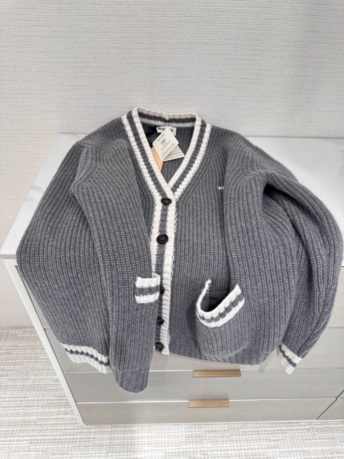NIGO MiuMiu Women's Spring And Autumn Mesh Knit Color Blocking V-neck Single Breasted Long Sleeved Cashmere Cardigan Jacket #nigo75115