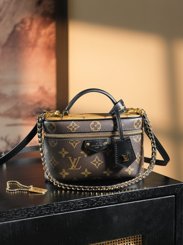 NIGO Louis Vuitton Vanity Chain Pouch Women's Brown Monogrammed Pendant Zipper Closure Calfskin Gloves Cosmetic Bag Bags #nigo75134