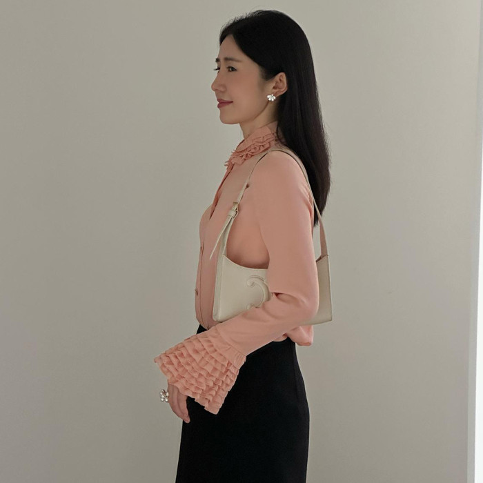 NIGO Valentino Women's Spring Pink Ruffled Lapel Single-breasted Silk Shirt  Fashionable Temperament Elegant Blouse Ngvp #nigo9913