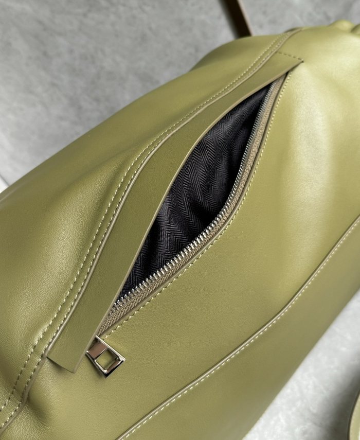 NIGO Loewe Flamenco Men's Solid Color Monogrammed Logo Drawstring Closure Solid Color Soft Cowhide Shoulder Bag Bag #nigo75248