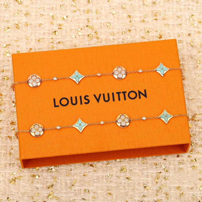NIGO Louis Vuitton COLOR BLOSSOM BB MULTI-MOTIFS Women's Shell Diamond Set Bracelet Jewelry #nigo75312