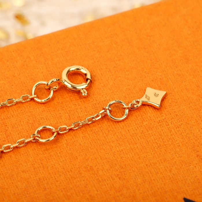 NIGO Louis Vuitton COLOR BLOSSOM BB MULTI-MOTIFS Women's Shell Diamond Set Bracelet Jewelry #nigo75312