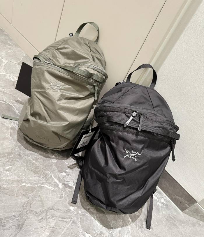 NIGO Arcteryx Men's And Women's Solid Color Embroidered Logo Outdoor Multifunctional Boarding Hiking Nylon Shoulder Bag Bags #nigo75342