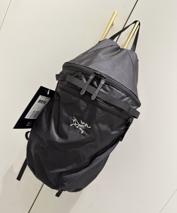 NIGO Arcteryx Men's And Women's Solid Color Embroidered Logo Outdoor Multifunctional Boarding Hiking Nylon Shoulder Bag Bags #nigo75342