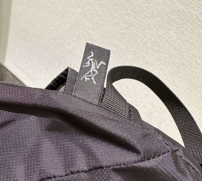 NIGO Arcteryx Men's And Women's Solid Color Embroidered Logo Outdoor Multifunctional Boarding Hiking Nylon Shoulder Bag Bags #nigo75342